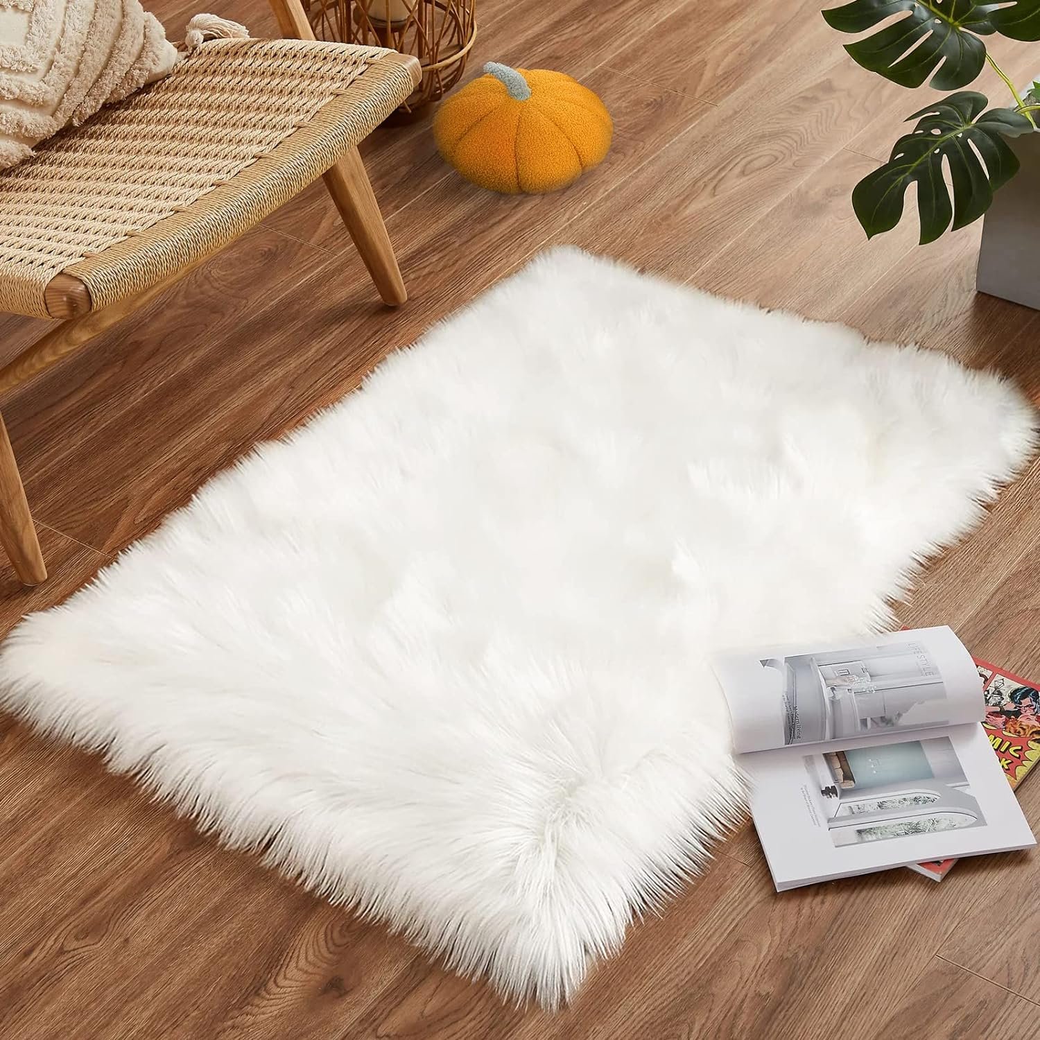 Goolela Faux Fur Rug Throw Small White Sheepskin Rug